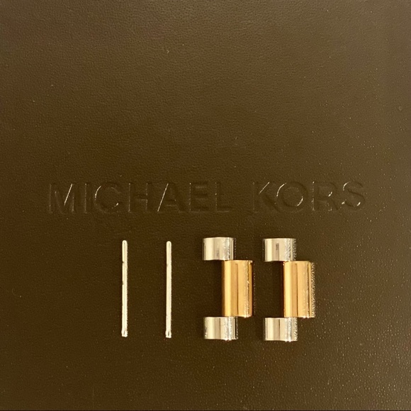 MICHAEL KORS “WILSON” WATCH LINKS